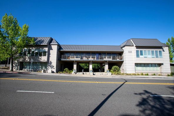 1388 Court St, Redding, CA 96001